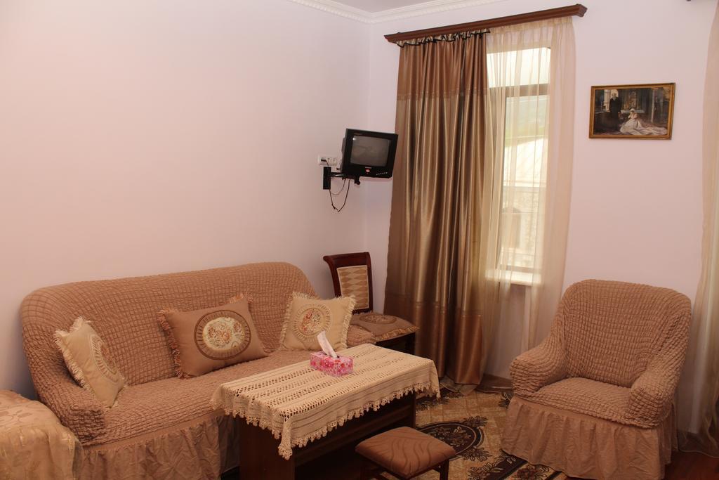 Hotel MIRA Goris Buitenkant foto