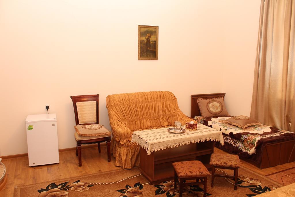 Hotel MIRA Goris Buitenkant foto