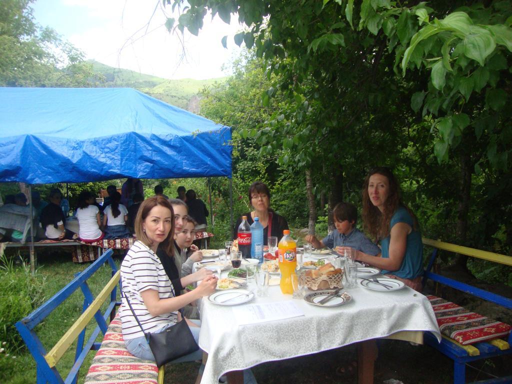 Hotel MIRA Goris Buitenkant foto