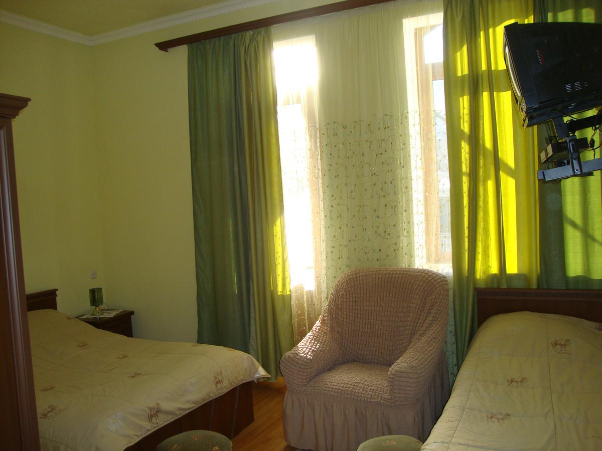 Hotel MIRA Goris Buitenkant foto