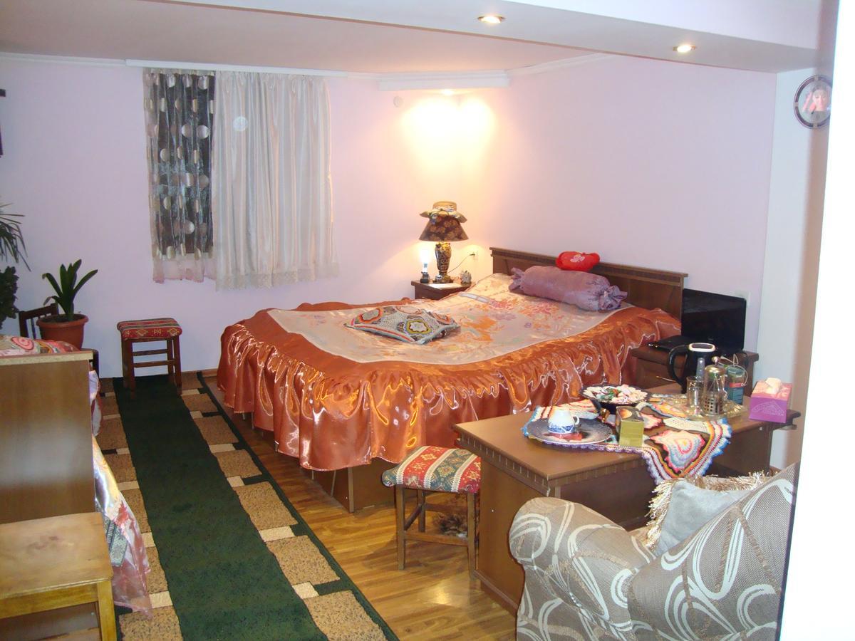 Hotel MIRA Goris Buitenkant foto